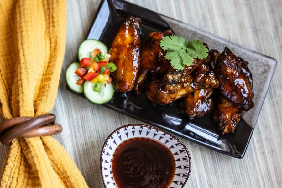 Zo-Zo Wings